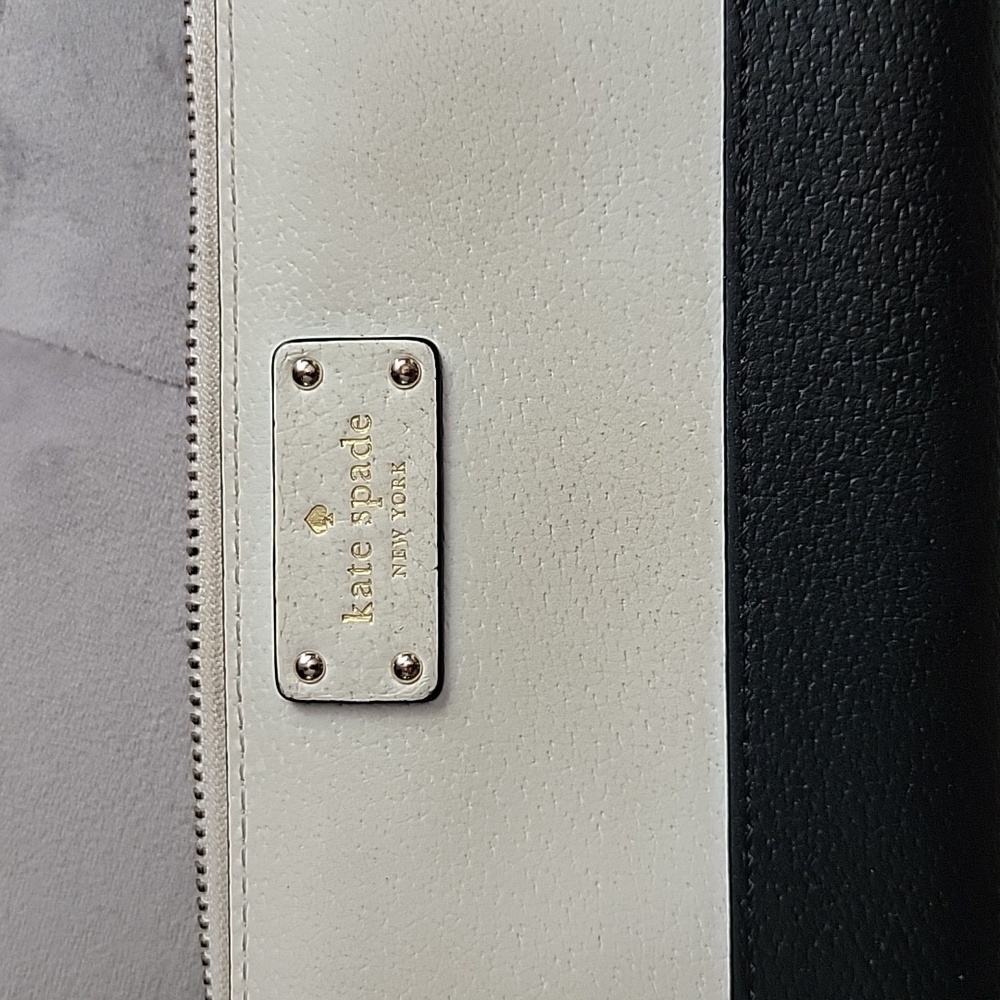 Kate Spade - Picture 2 of 4